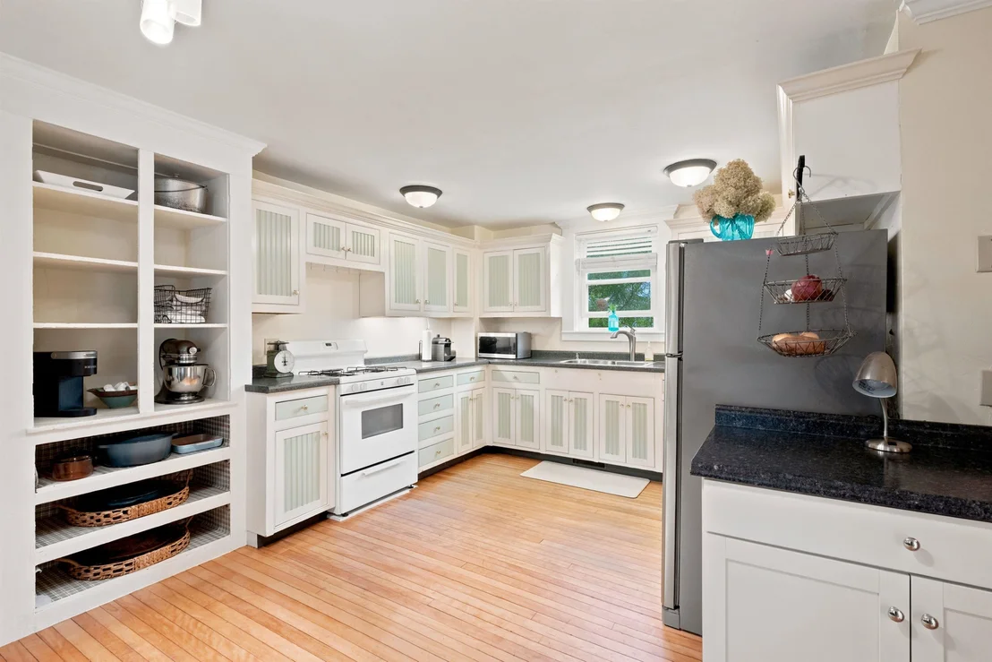 Photo of 460 Main