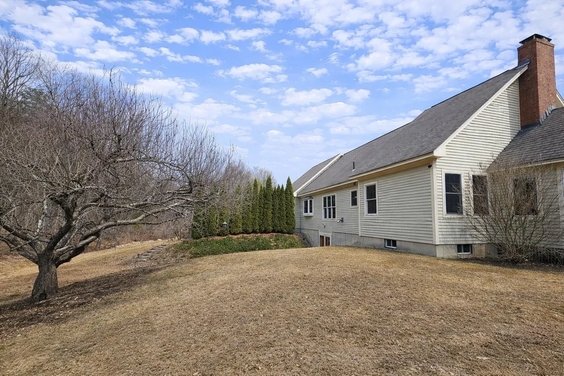 Photo of 692 Old Walpole