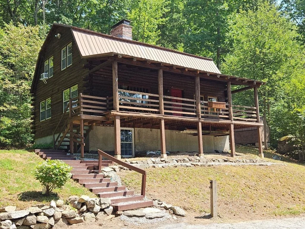 Photo of 423 Old Walpole
