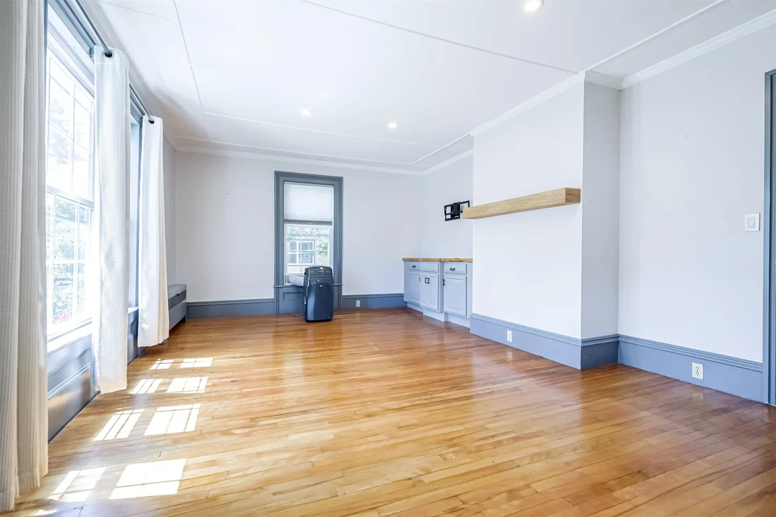 Photo of 8 Grove