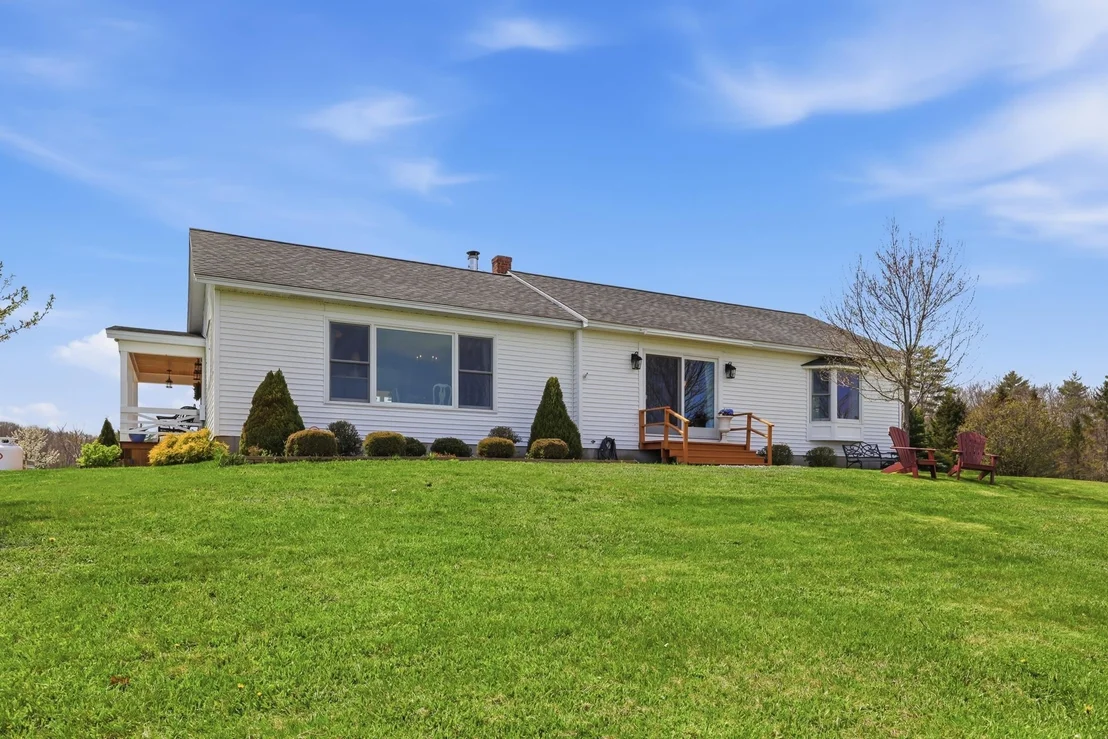 Photo of 557 South Barnstead