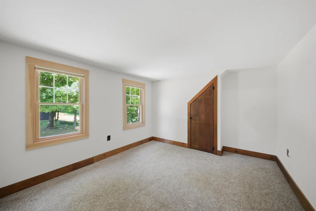 Photo of 291 Halfmoon Pond