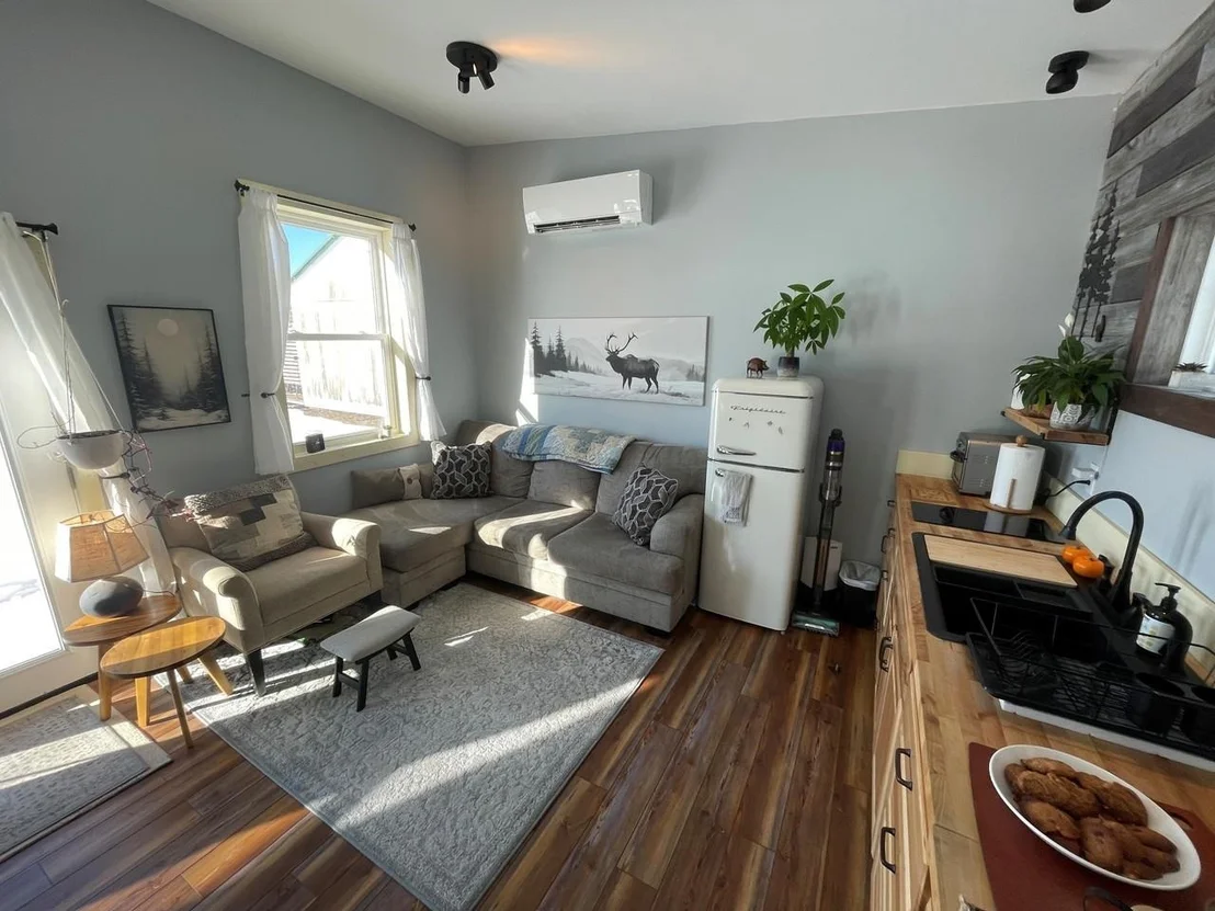 Photo of 2882 Perley