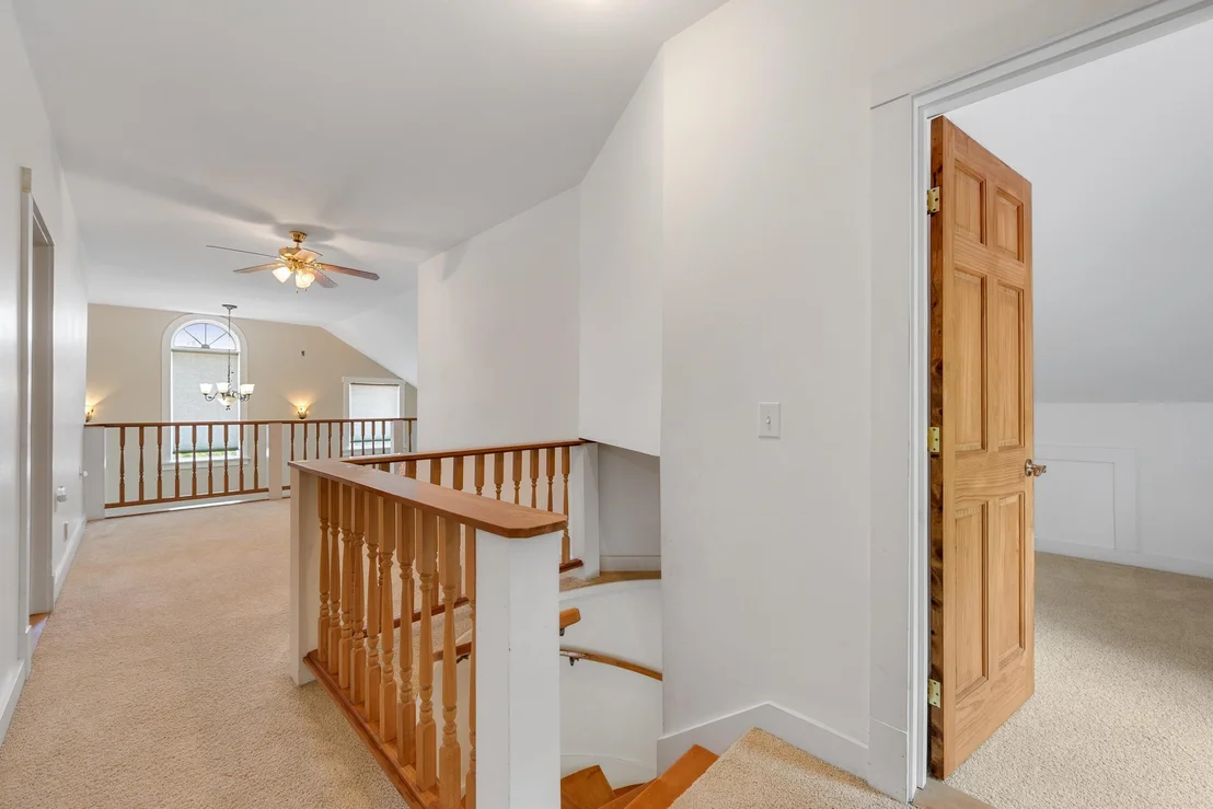 Photo of 1012 Hallstrom