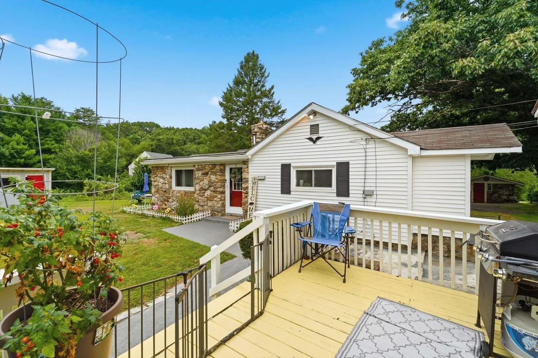 Photo of 33 Beacon Hill