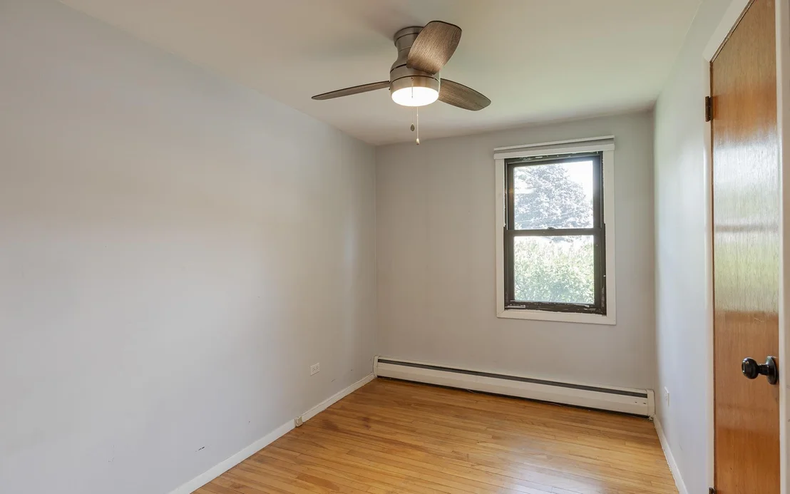 Photo of 5 West Diane