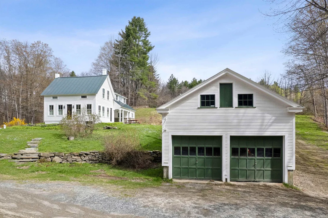 Photo of 366 Knapp Pond