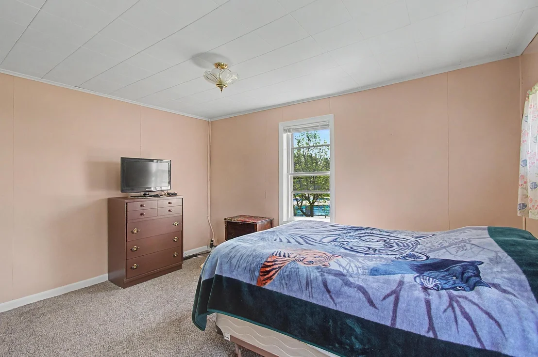 Photo of 64 Pine