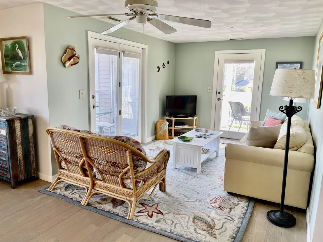 Photo of Unit UNIT1 at 975 Ocean
