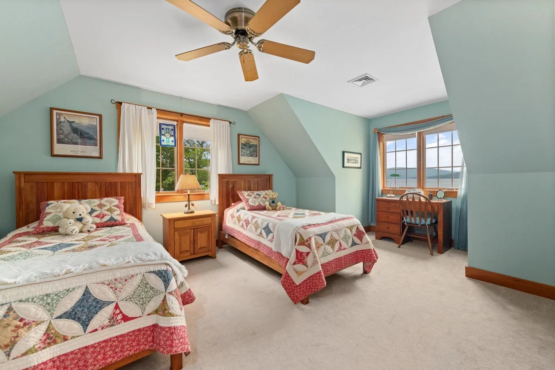 Photo of 33 Arrowhead Point