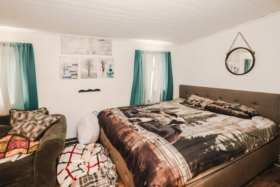 Photo of 42 Sarette