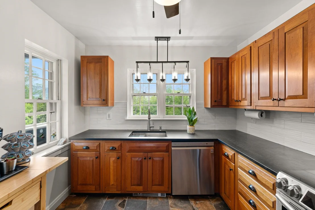 Photo of 515 Shattuck Hill