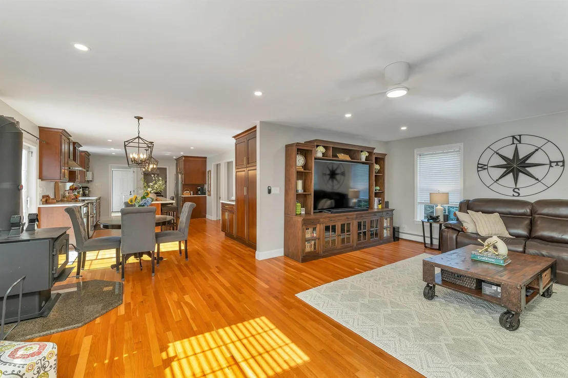 Photo of 12 Longmeadow