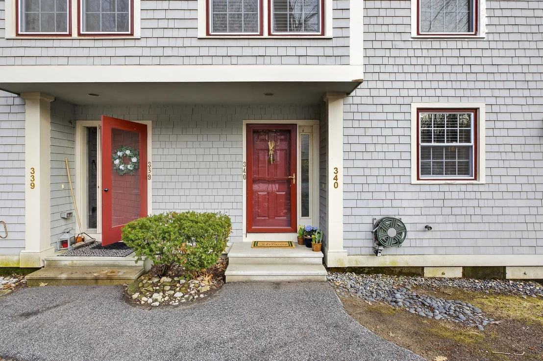 Photo of Unit 340 at 1465 Hooksett