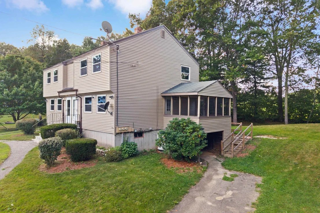 Photo of Unit UNITLUNITR at 31 Juniper
