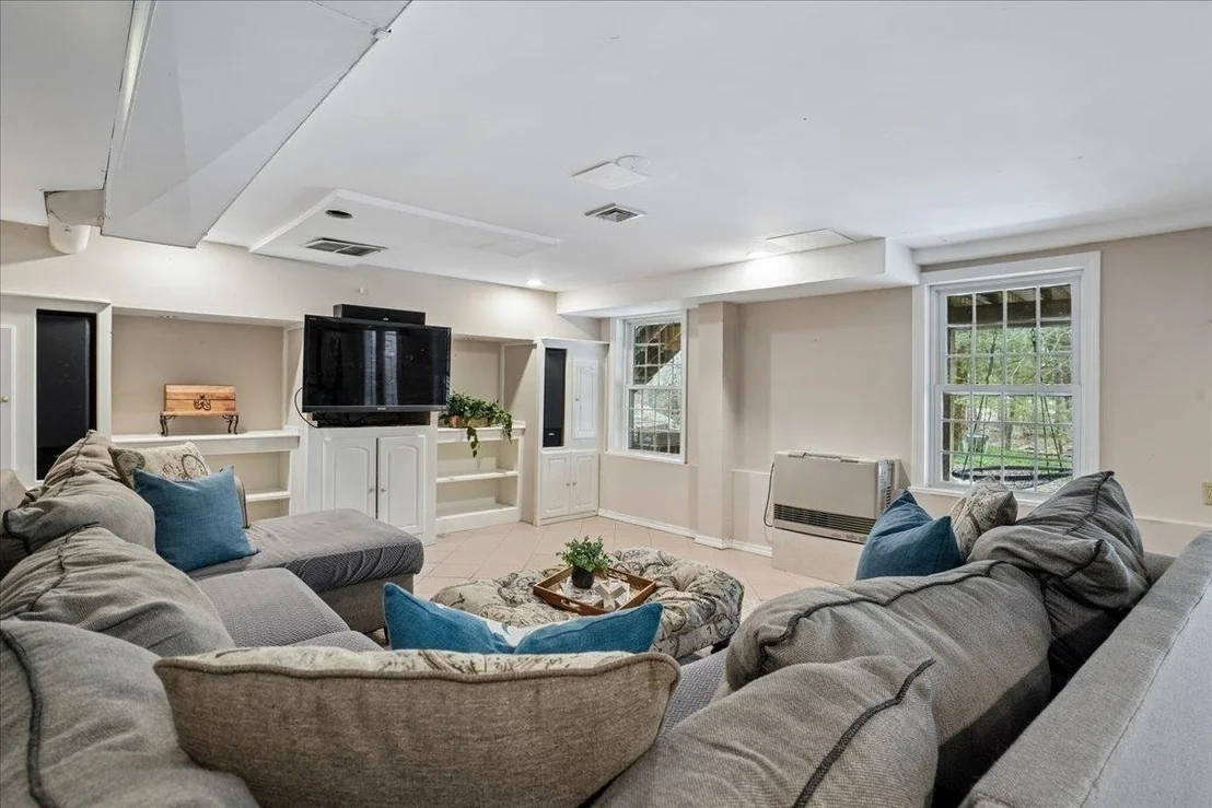 Photo of 50 Hearthside