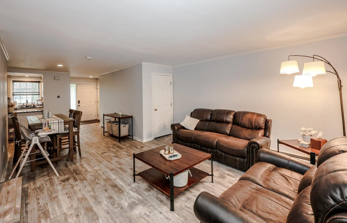 Photo of Unit 117 at 1465 Hooksett