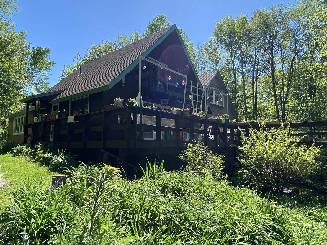 Photo of 985 Chapel Hill