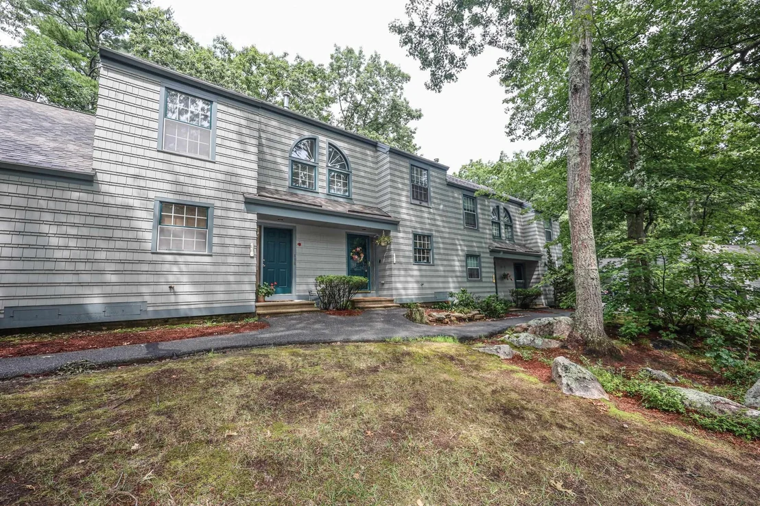 Photo of Unit 117 at 1465 Hooksett