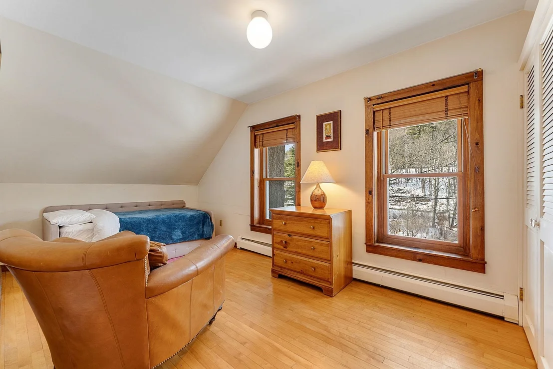 Photo of 565 Main