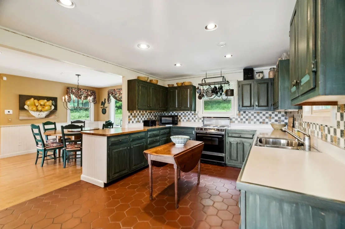 Photo of 600 Taber Ridge