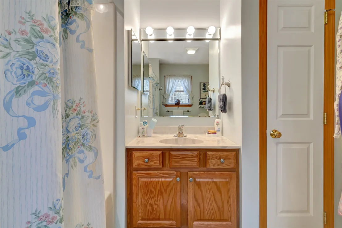 Photo of 1229 Sheldon Hill