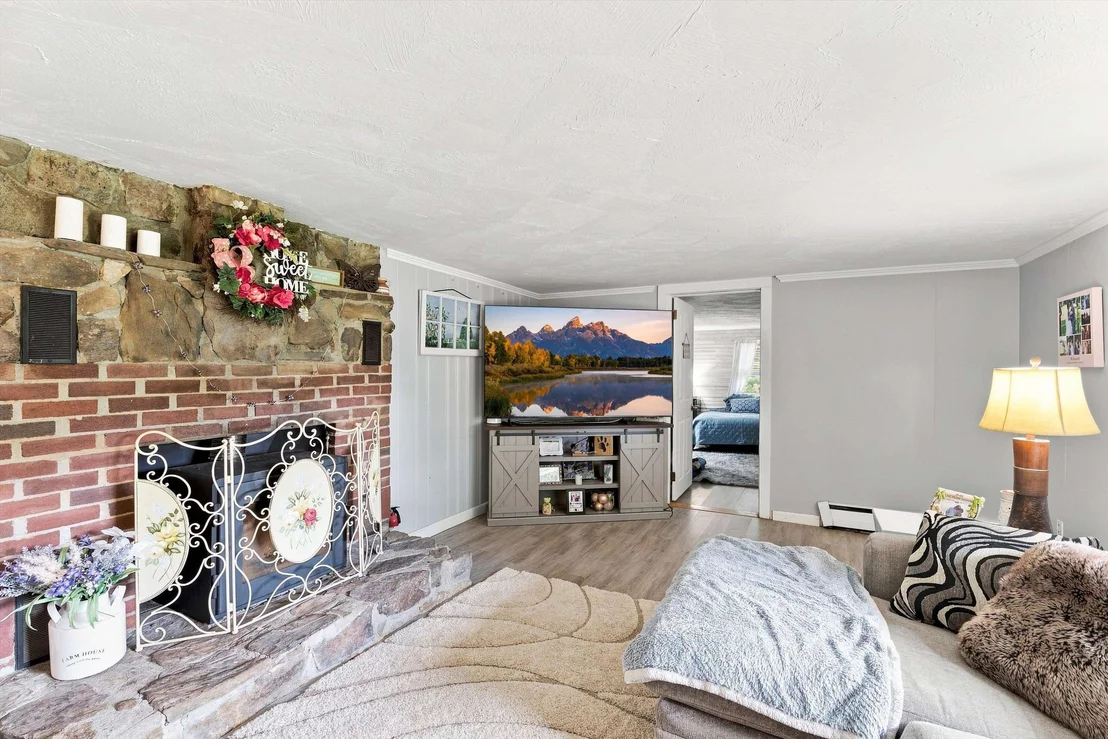 Photo of 33 Beacon Hill