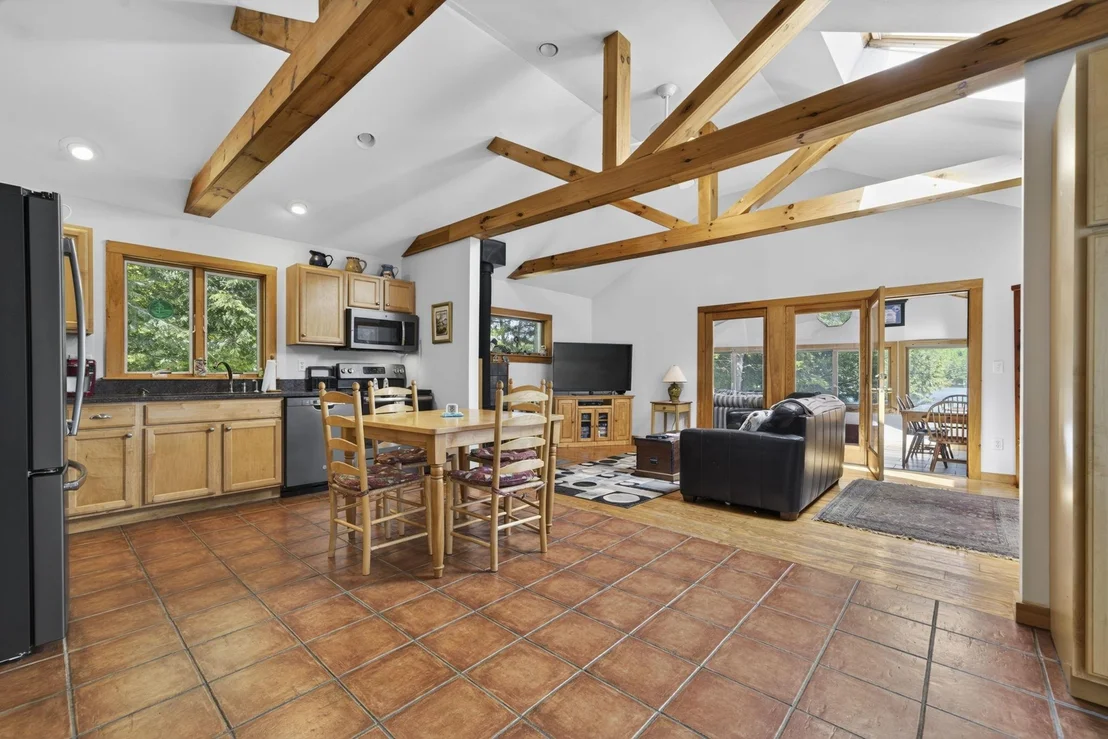 Photo of 2221 Valley