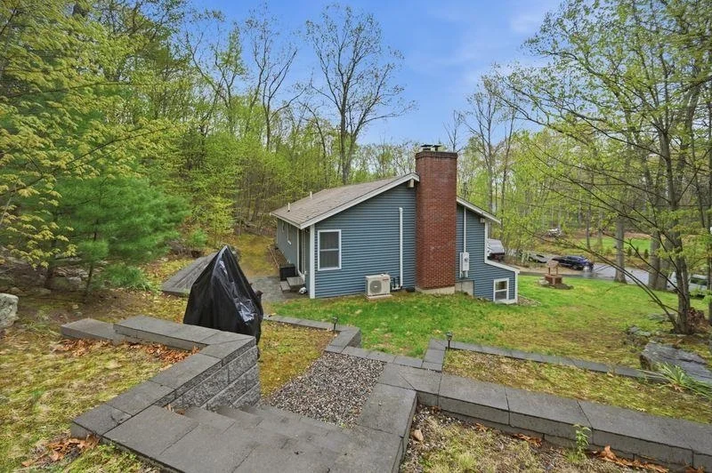 Photo of 10 Hillside
