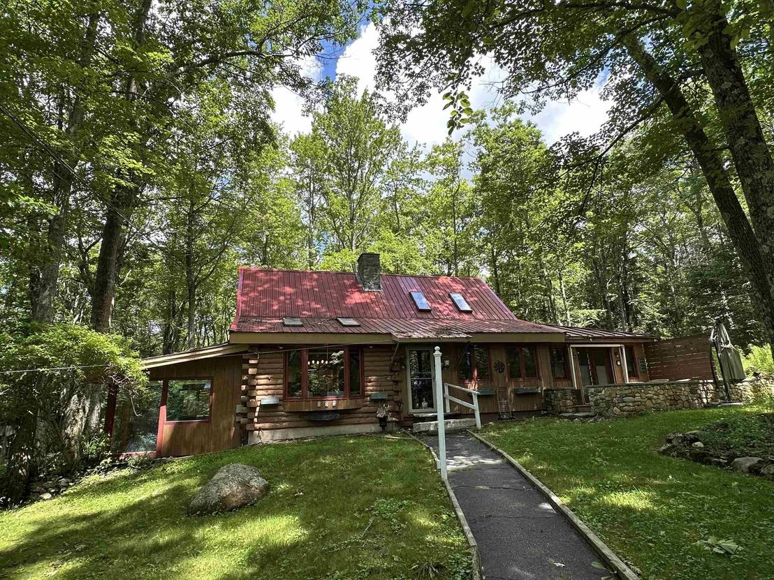 Photo of 220 Monadnock