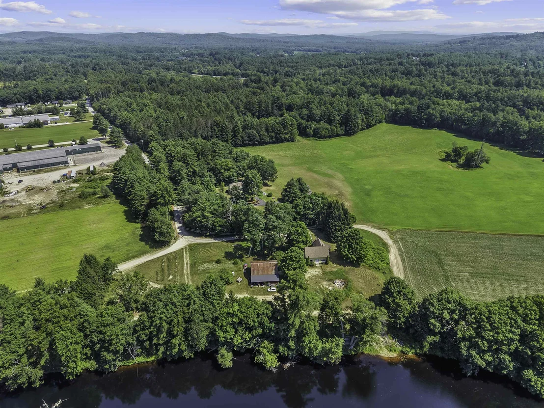Photo of 385 Burnham Intervale