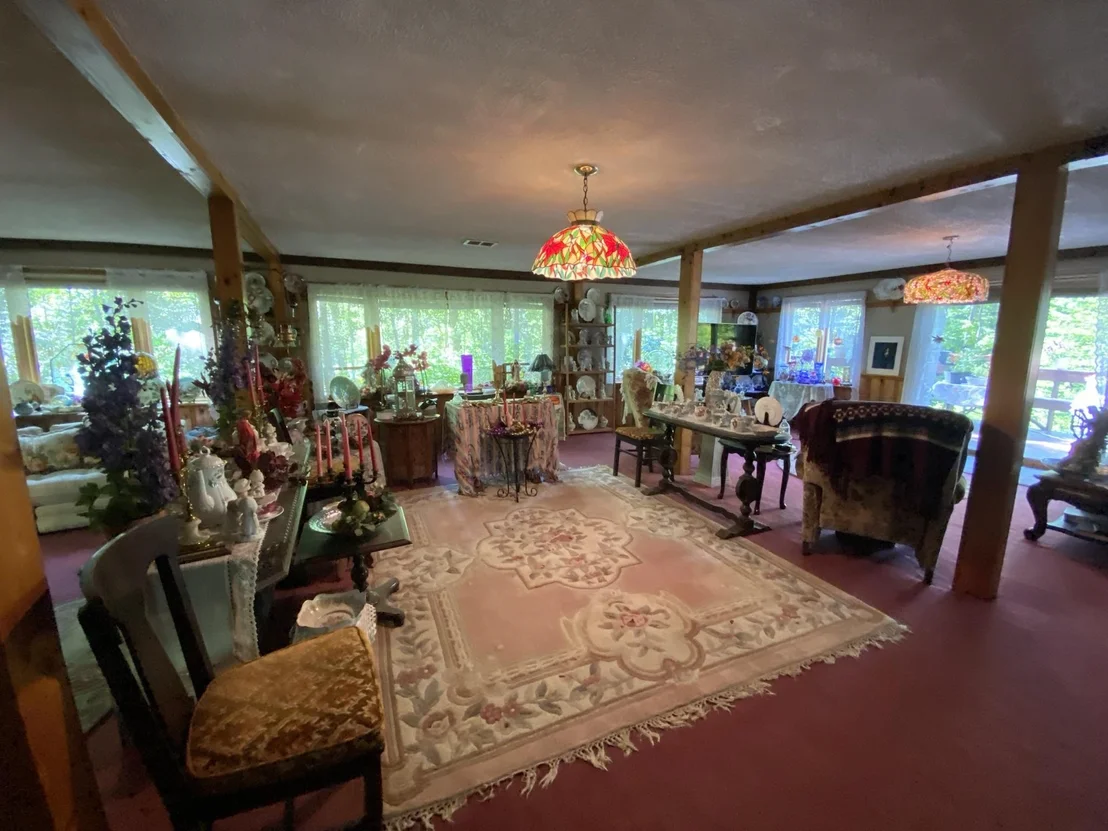 Photo of 985 Chapel Hill