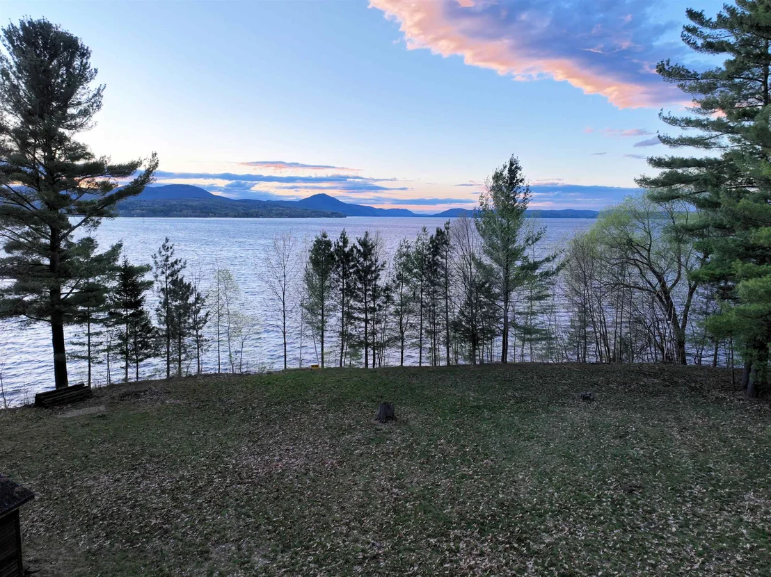 Photo of 1413 Bluff