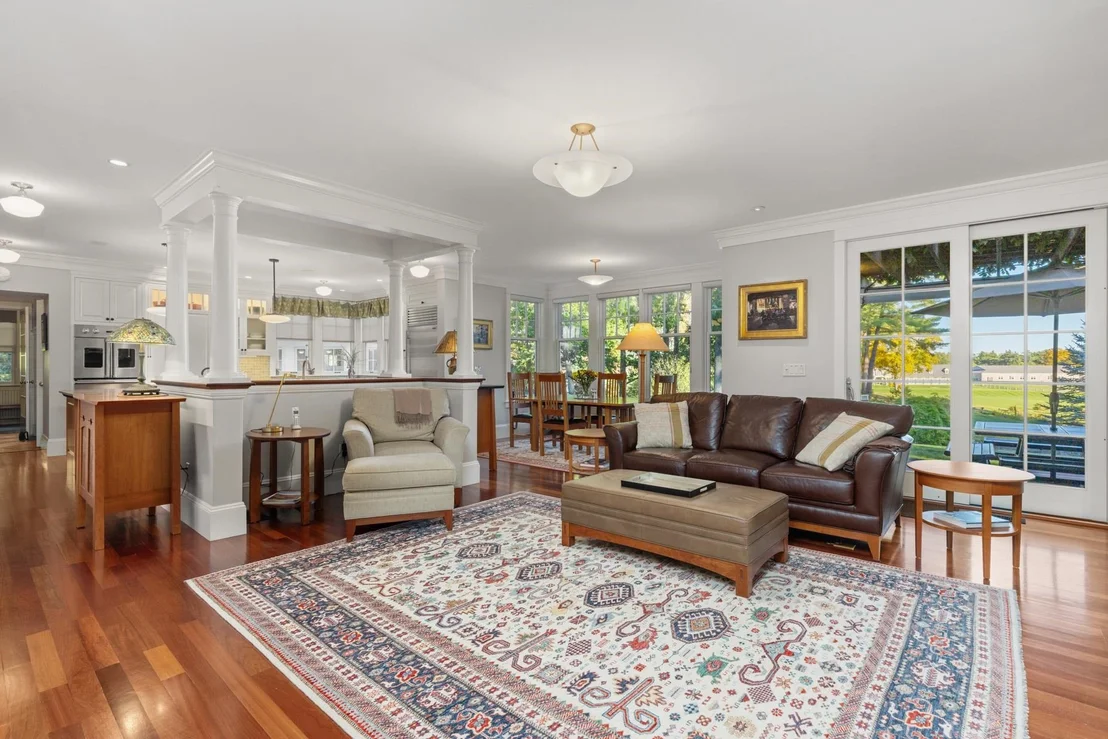 Photo of 24 WISTERIA