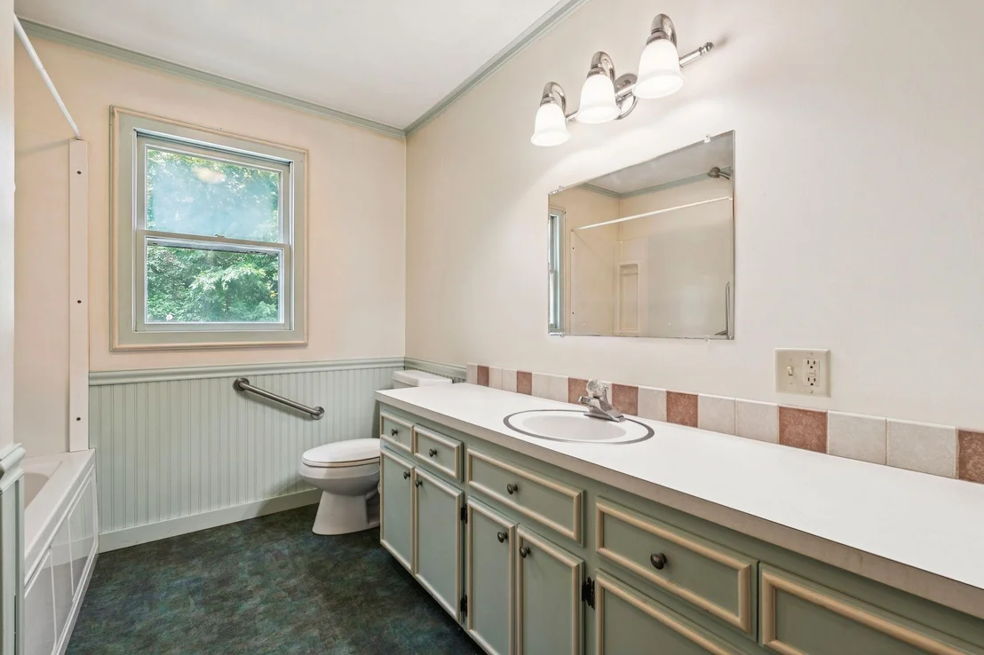 Photo of 72 Ledge