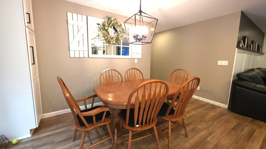 Photo of 11 Charron