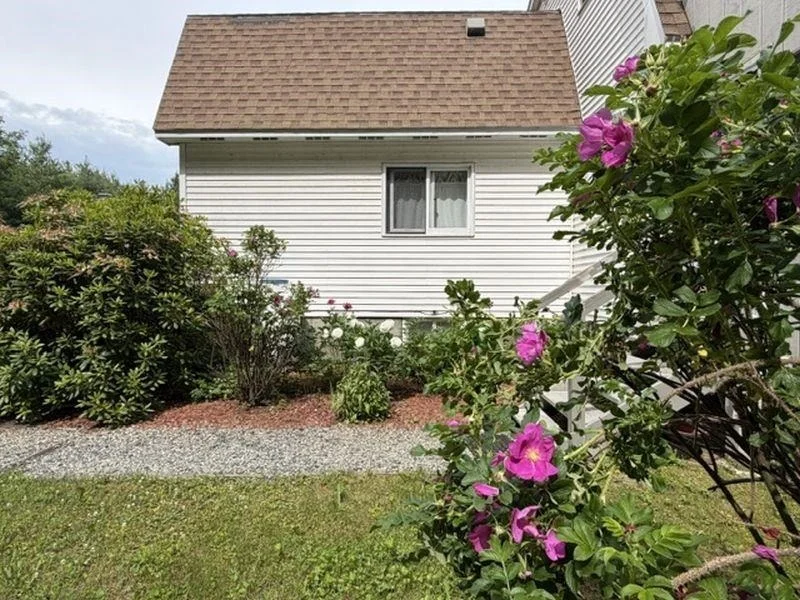 Photo of 3333 West River