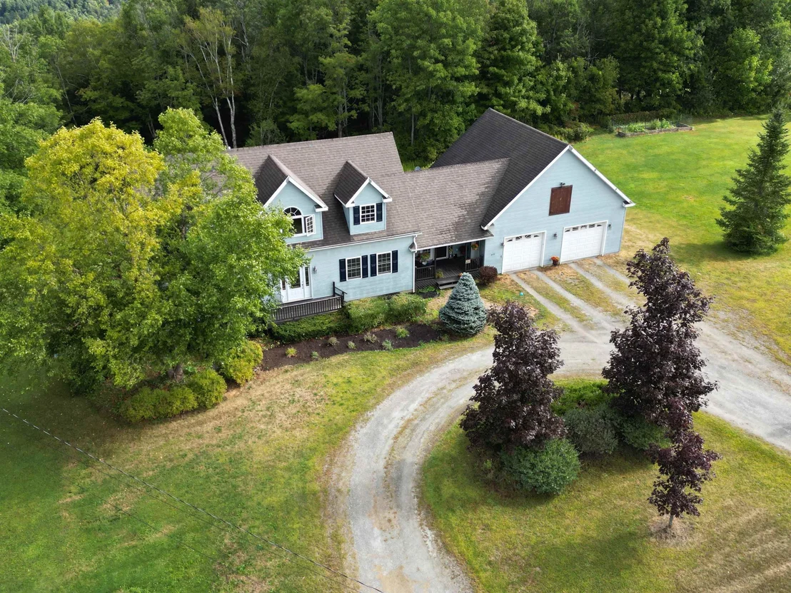 Photo of 892 Burton Hill