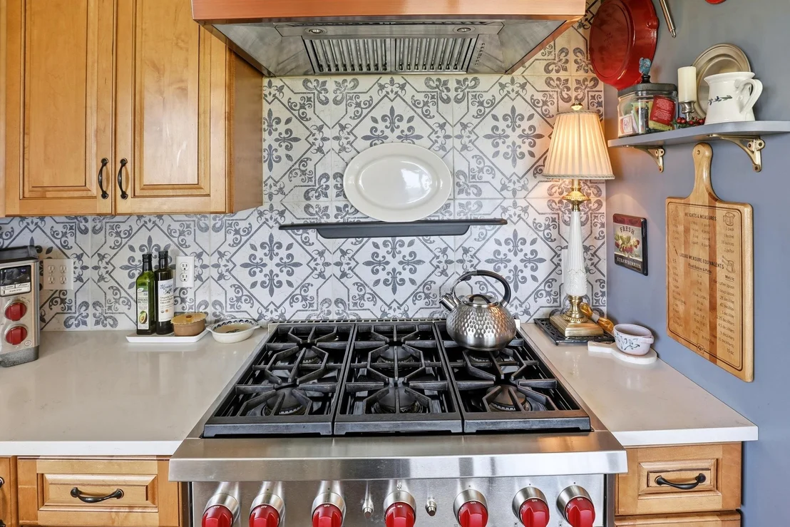 Photo of 557 South Barnstead