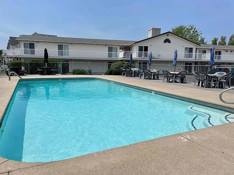 Photo of Unit 7 at 933 Ocean