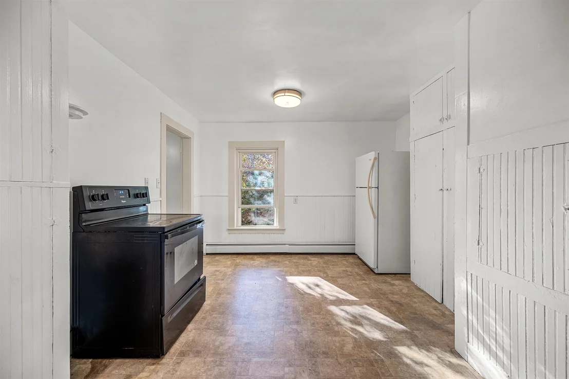 Photo of 21 River Road W