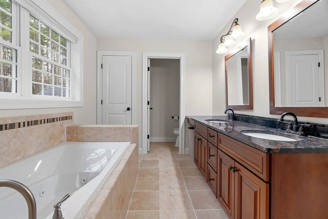 Photo of 18 Longmeadow