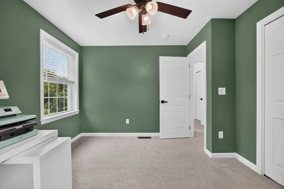 Photo of 992 Beauty Hill
