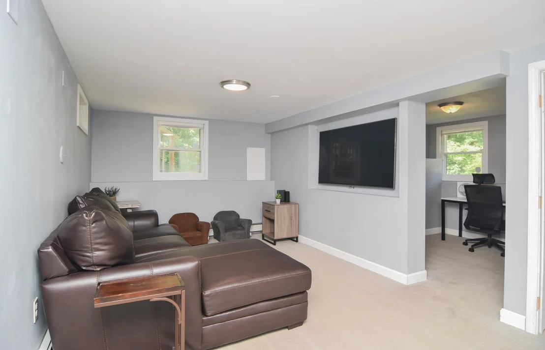 Photo of 3 Greenleaf