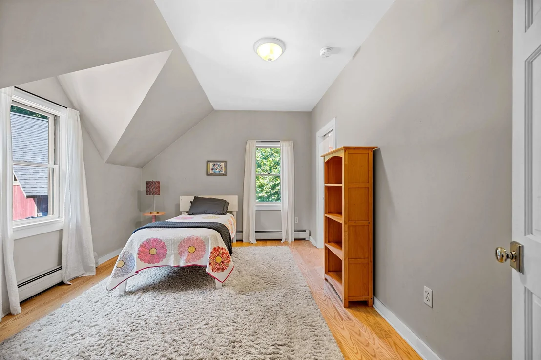 Photo of 111 Pine Tree