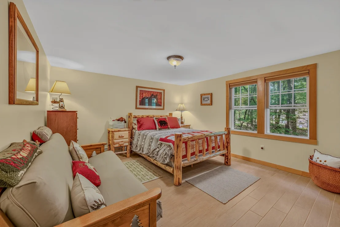 Photo of 32 Stoney Brook