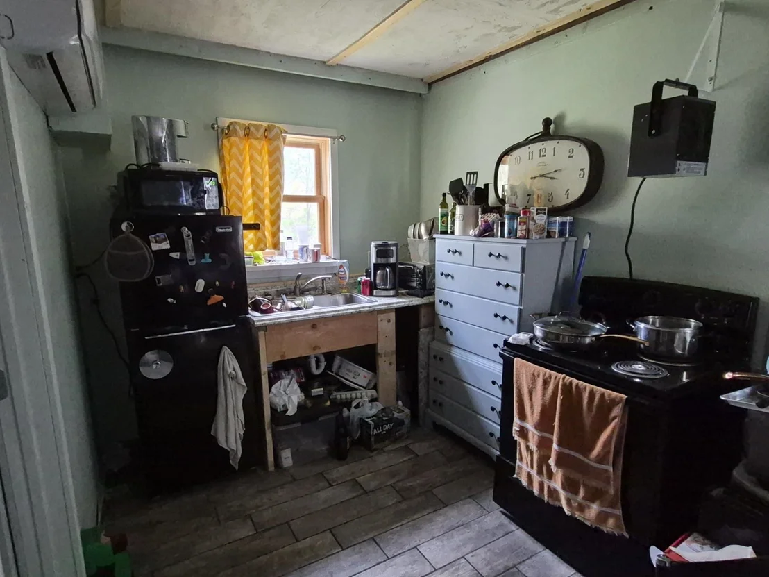 Photo of 319 River Road S