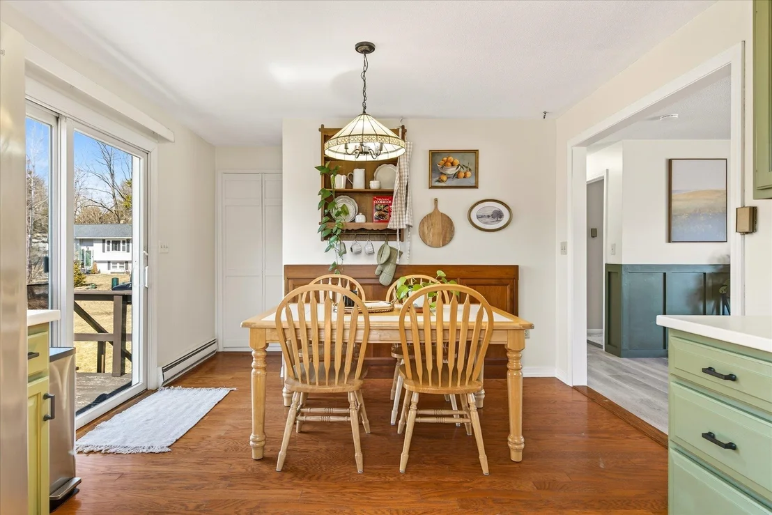 Photo of 681 Colonial