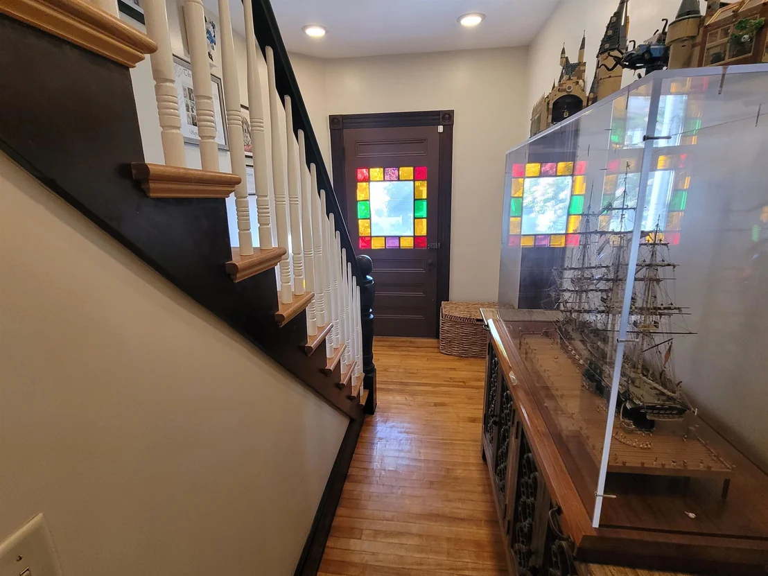 Photo of 622 Central