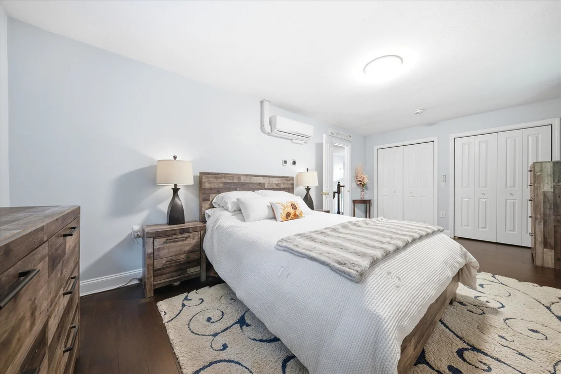 Photo of 107 Hackett Hill
